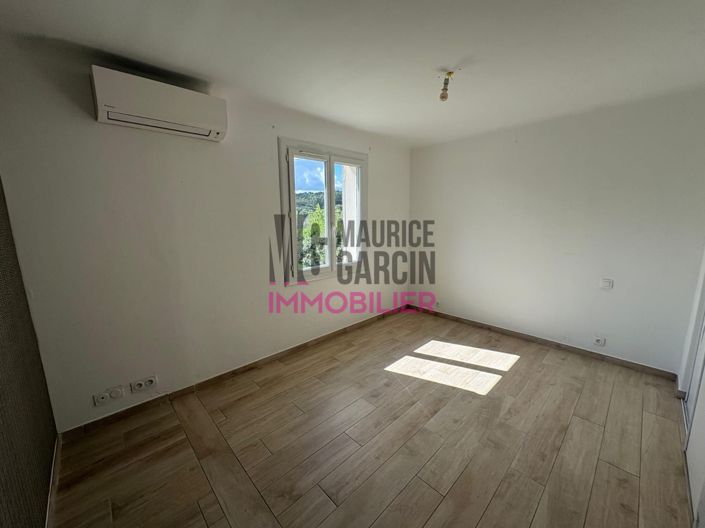 Image No.12-3 Bed House for sale