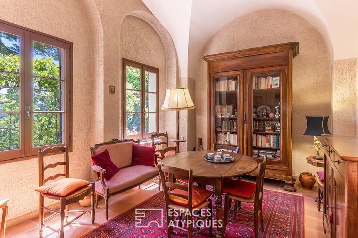 Image No.5-6 Bed House for sale