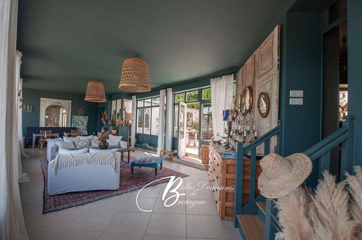 Image No.6-5 Bed House for sale