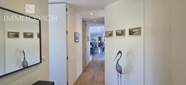 Image No.10-3 Bed House for sale