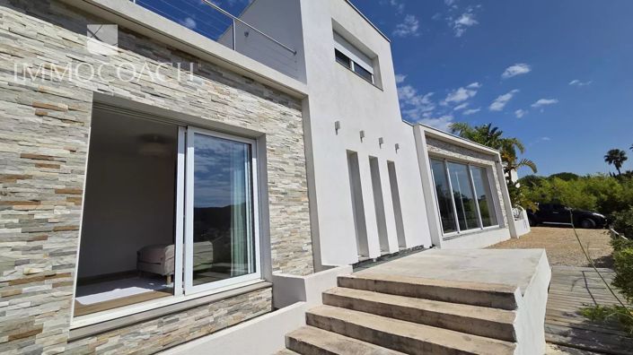 Image No.18-3 Bed House for sale