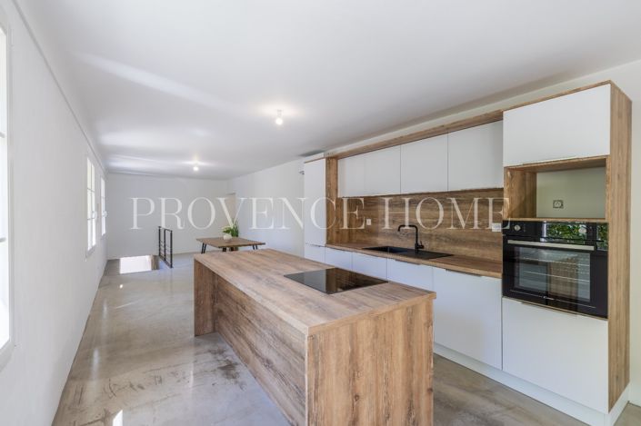 Image No.20-5 Bed House for sale