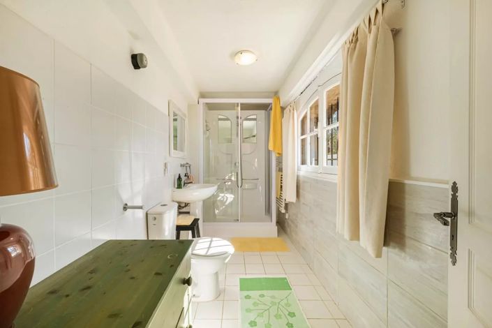 Image No.11-3 Bed House for sale
