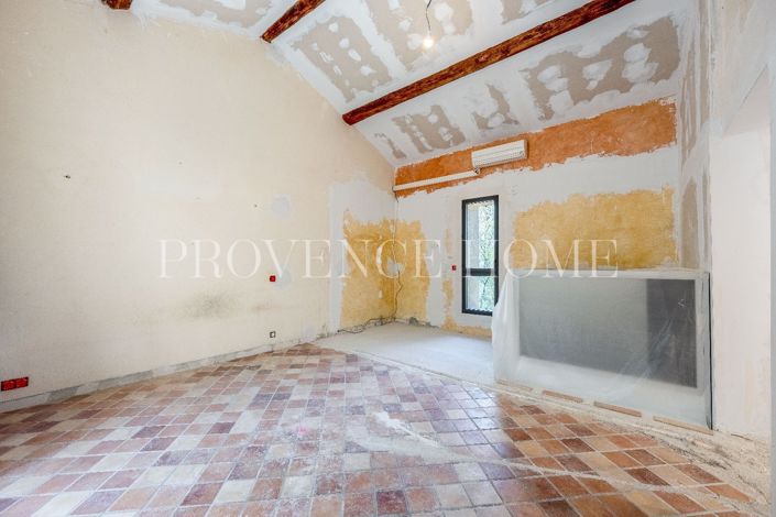Image No.7-5 Bed House for sale