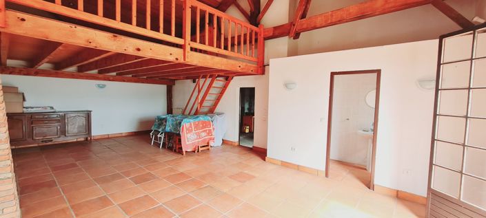 Image No.8-5 Bed House for sale