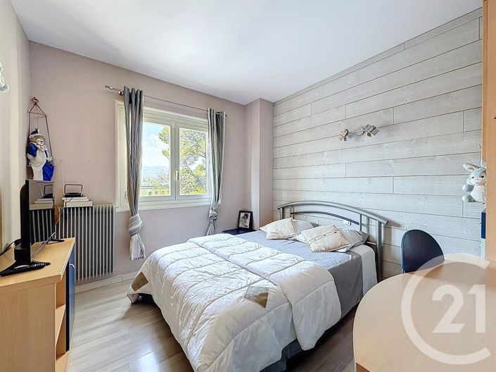 Image No.18-4 Bed House for sale