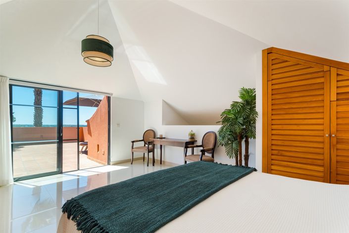 Image No.22-3 Bed Apartment for sale