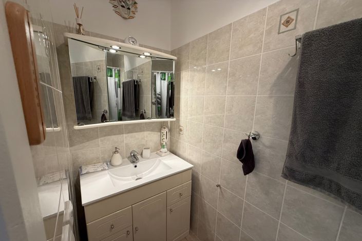 Image No.12-3 Bed House for sale