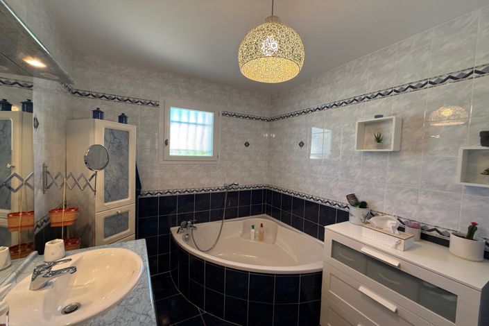 Image No.7-3 Bed House for sale