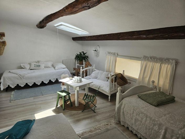 Image No.10-3 Bed House for sale