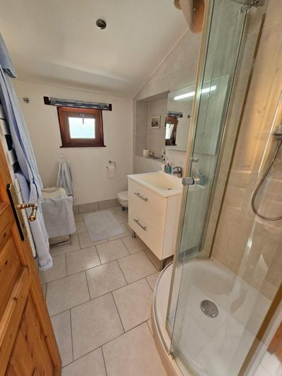 Image No.10-3 Bed House for sale
