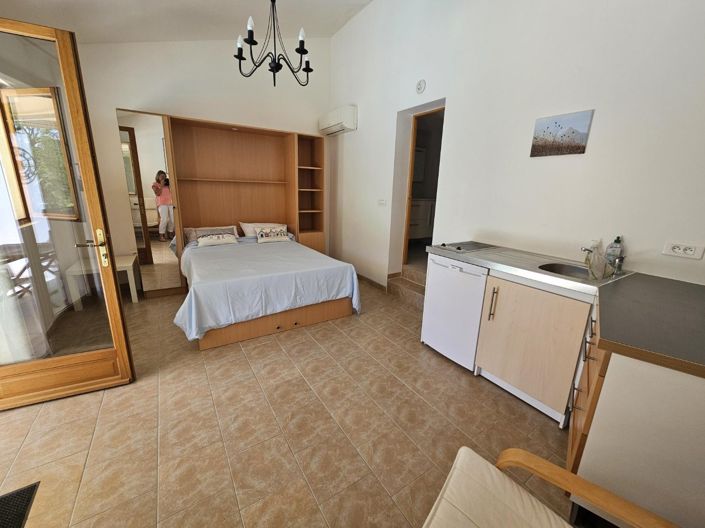 Image No.8-3 Bed House for sale