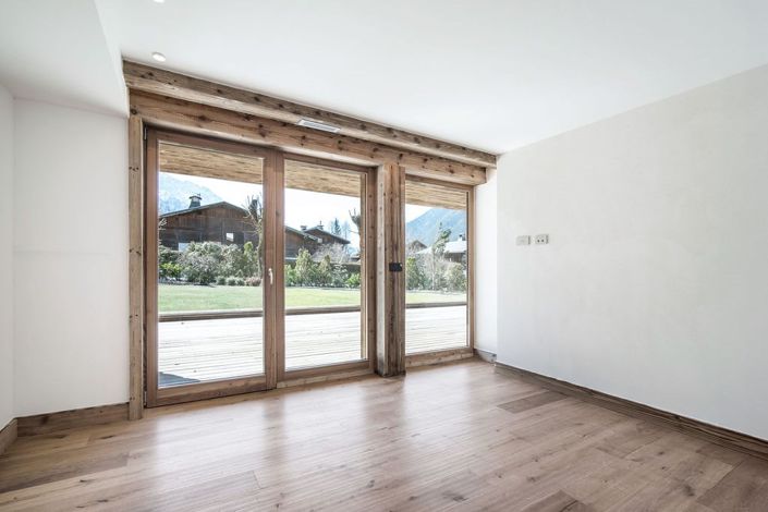 Image No.14-5 Bed House for sale