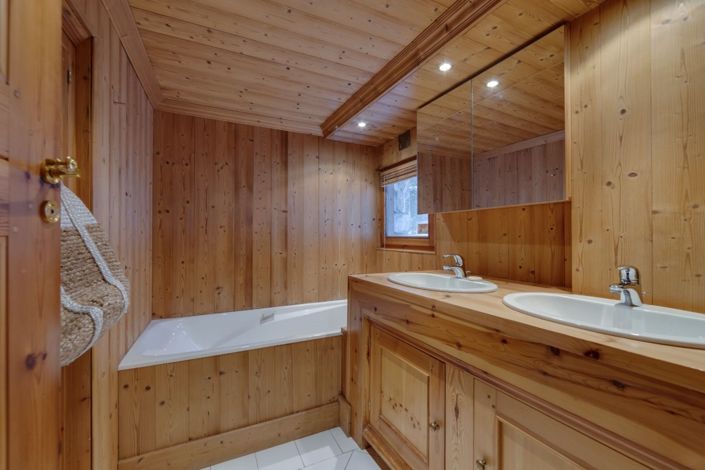 Image No.15-6 Bed House for sale