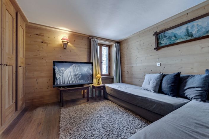 Image No.5-6 Bed House for sale