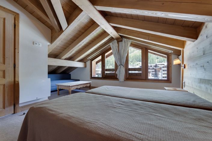 Image No.4-16 Bed House for sale