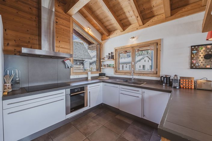Image No.6-4 Bed House for sale
