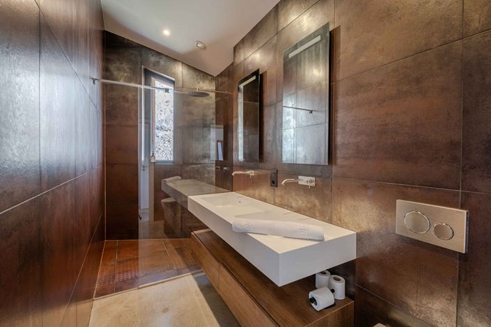 Image No.14-4 Bed House for sale