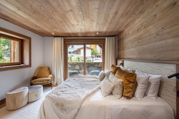 Image No.8-6 Bed House for sale