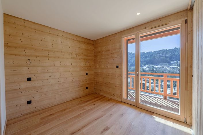 Image No.6-5 Bed House for sale