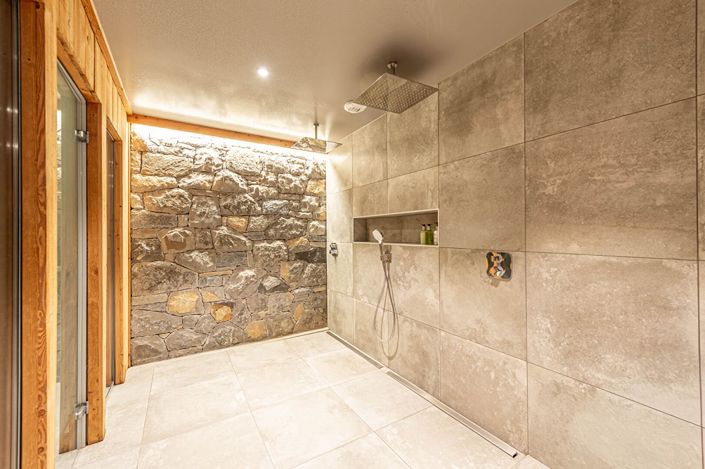 Image No.16-7 Bed House for sale