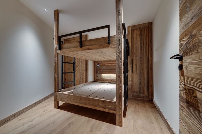 Image No.16-6 Bed House for sale