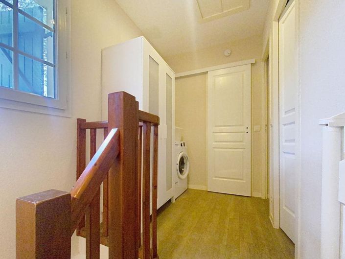 Image No.9-2 Bed House for sale