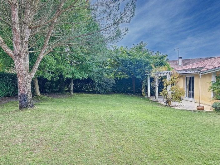Image No.15-3 Bed House for sale