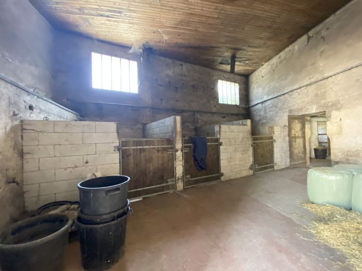 Image No.11-3 Bed House for sale