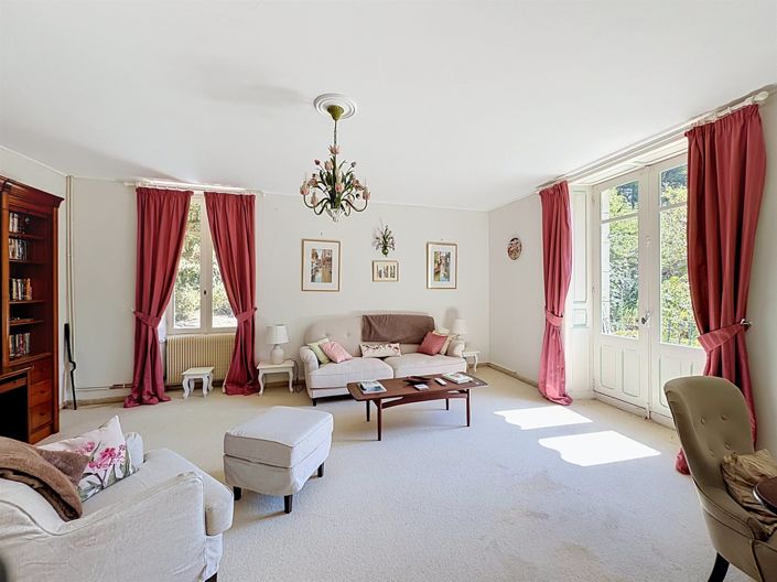 Image No.11-6 Bed House for sale
