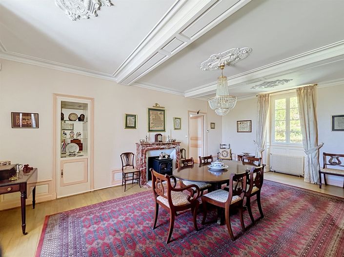 Image No.6-6 Bed House for sale