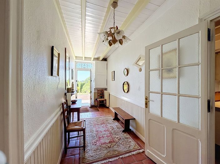 Image No.8-6 Bed House for sale