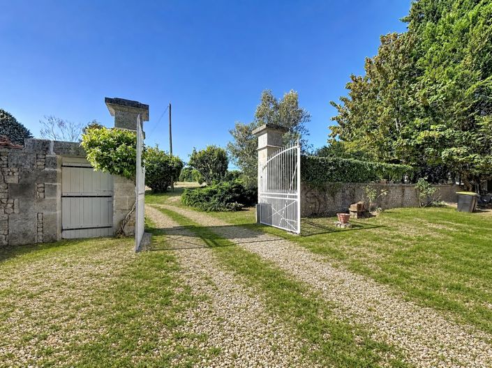 Image No.2-4 Bed House for sale
