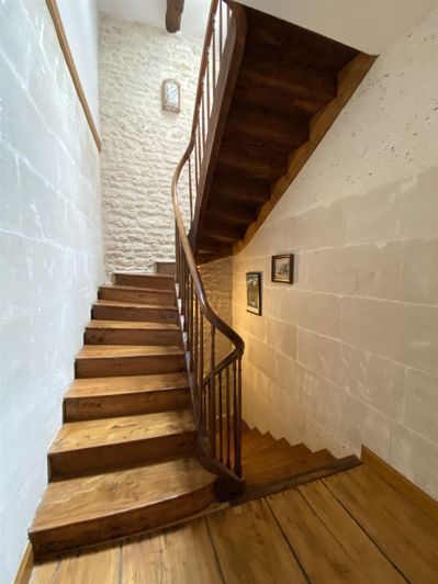Image No.6-5 Bed House for sale