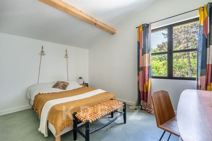 Image No.12-5 Bed House for sale