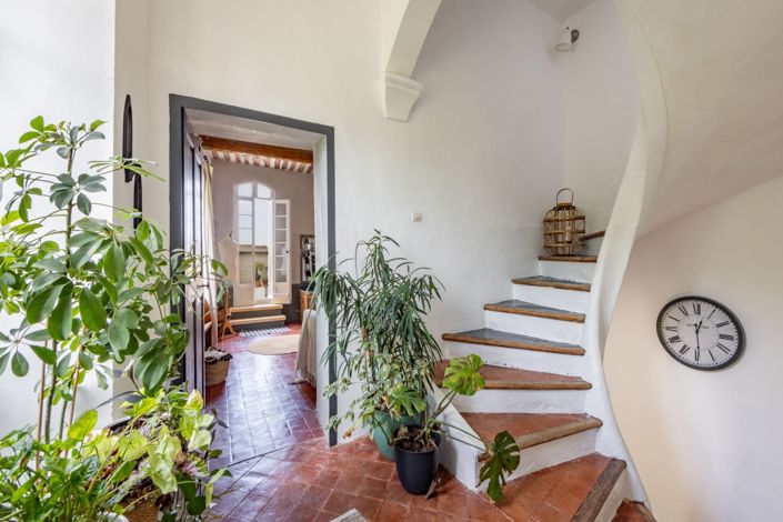 Image No.12-6 Bed House for sale