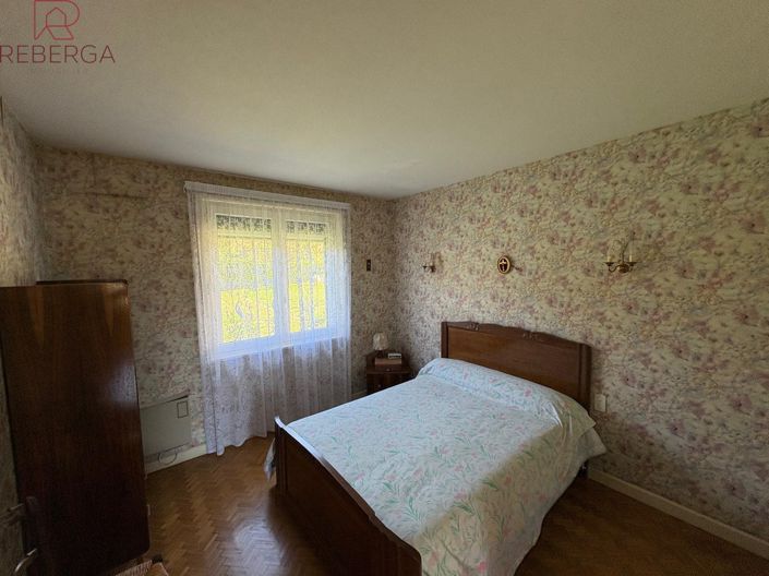 Image No.10-3 Bed House for sale