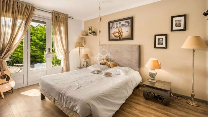 Image No.12-4 Bed House for sale
