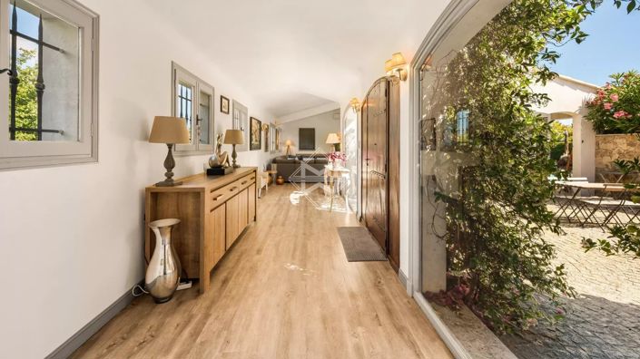 Image No.6-4 Bed House for sale