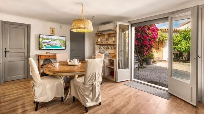 Image No.8-4 Bed House for sale