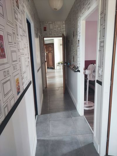 Image No.25-4 Bed House for sale