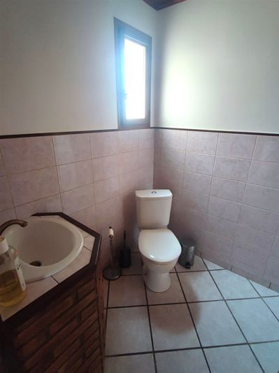 Image No.17-5 Bed House for sale