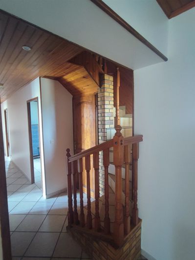 Image No.18-5 Bed House for sale