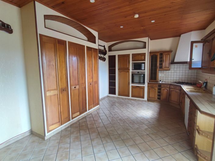Image No.5-5 Bed House for sale