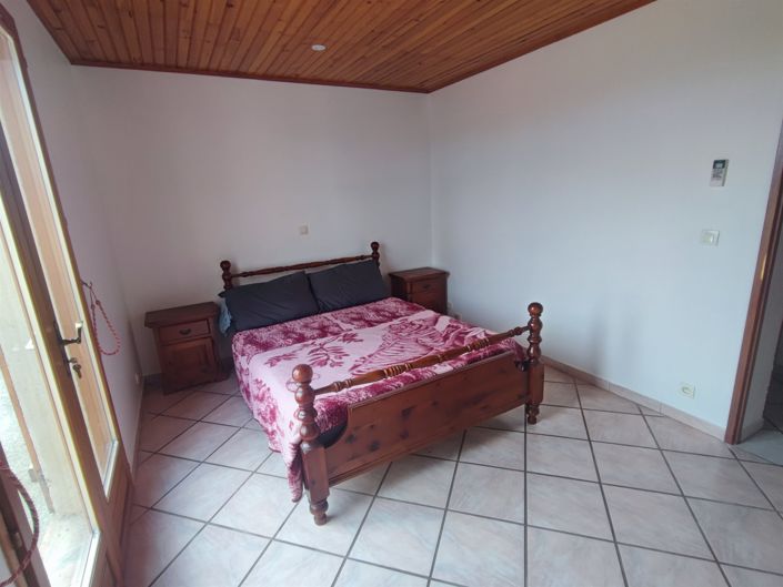 Image No.9-5 Bed House for sale
