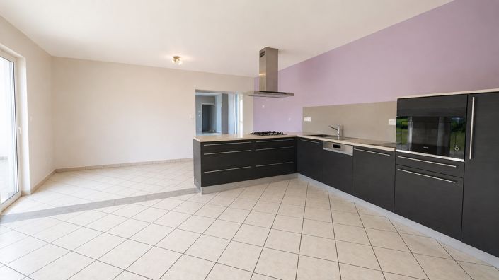 Image No.4-4 Bed House for sale
