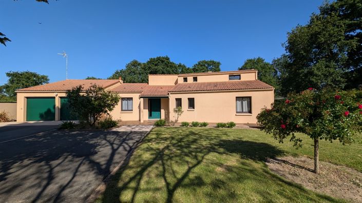 Image No.15-3 Bed House for sale