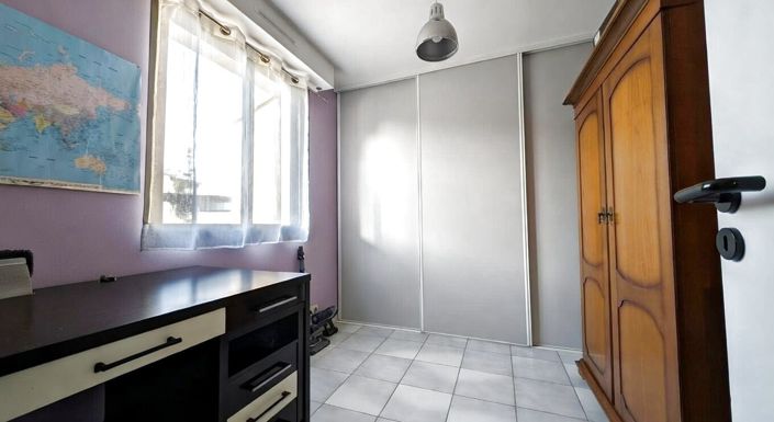 Image No.6-3 Bed House for sale