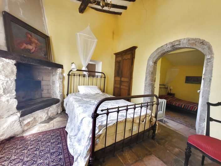 Image No.10-4 Bed House for sale