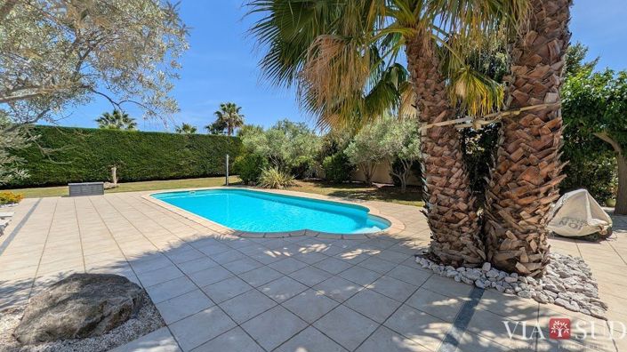 Image No.2-5 Bed House for sale